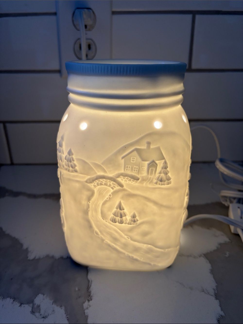 Scentsy ‘Let It Snow’ White Ceramic Snowman Christmas Mason Jar Warmer w/ Box - Picture 3 of 13